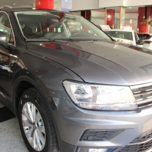 VOLKSWAGEN - TIGUAN