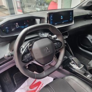 PEUGEOT - 208