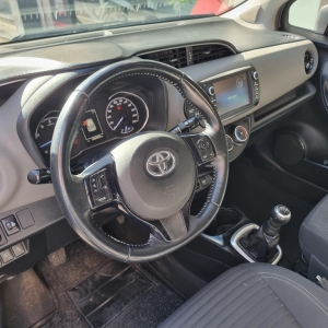 TOYOTA - YARIS