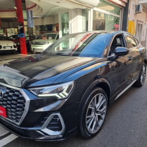 AUDI - Q3