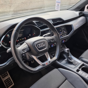 AUDI - Q3