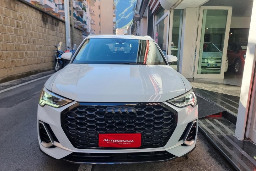 AUDI - Q3